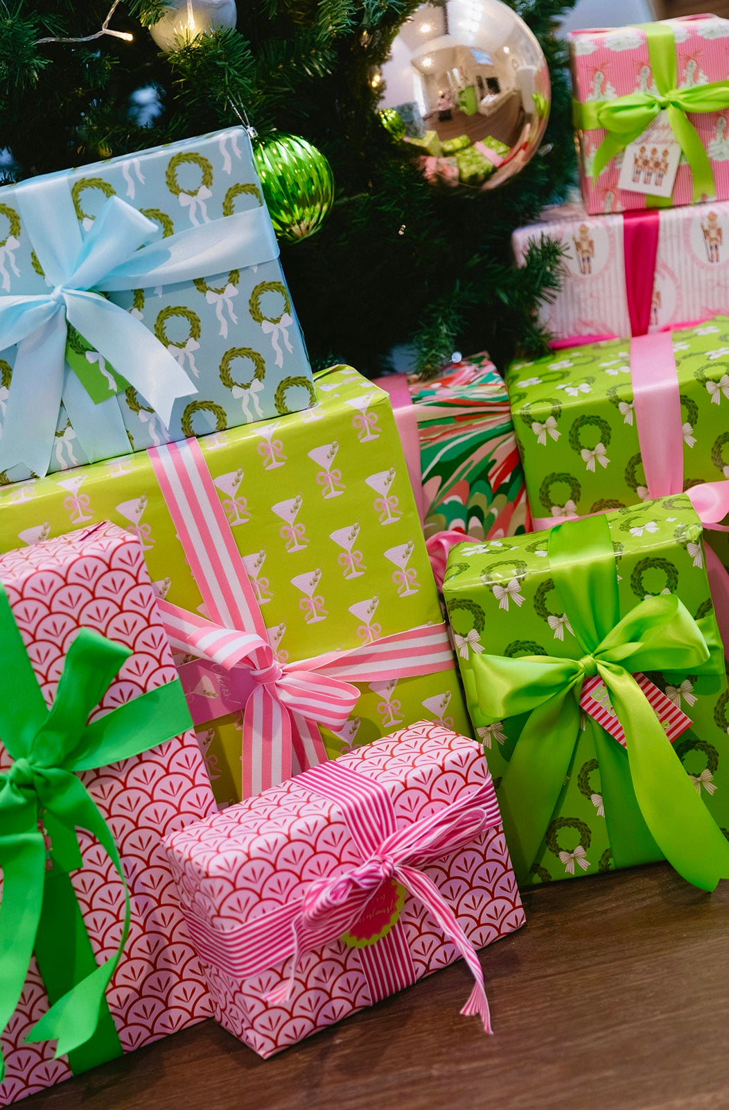 Green Wreath Wrapping Paper Roll